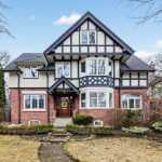 3-bedroom detached home for sale in Toronto — 136 Roxborough Drive (Photo 2)