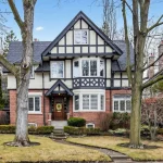 3-bedroom detached home for sale in Toronto — 136 Roxborough Drive (Photo 3)