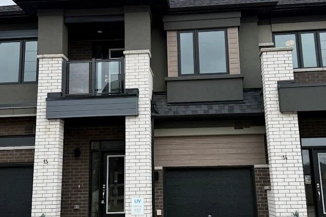 3-bedroom att/row/townhouse for rent in Brantford — 13 - 660 Colborne Street W (Photo 1)