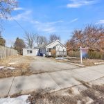 2-bedroom detached home for sale in Middlesex — 142 Chesley Avenue (Photo 3)