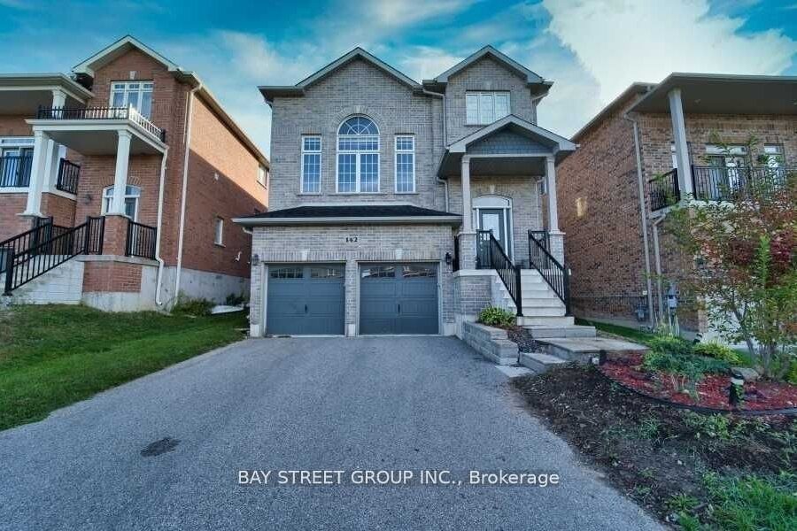 4-bedroom detached home for rent in Barrie — 142 Jewel House Lane (Photo 1)