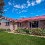 6-bedroom home for sale in Chelmsford — 146 Gordon Lake (Photo 3)