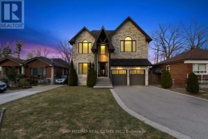 4-bedroom home for sale in Mississauga — 1487 Myron Drive