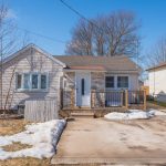 2-bedroom detached home for sale in Niagara — 149 Oakwood Street (Photo 4)