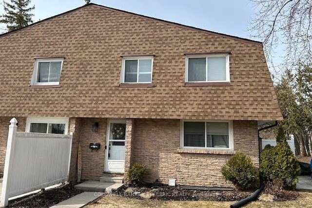 3-bedroom condo townhouse for sale in Peterborough — 14 - 740 Chamberlain Street (Photo 1)