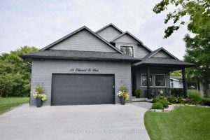 4-bedroom detached home for sale in Simcoe — 14 Edward Street W