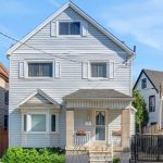 4-bedroom detached home for sale in Hamilton — 14 Niagara Street (Photo 1)