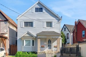 4-bedroom detached home for sale in Hamilton — 14 Niagara Street