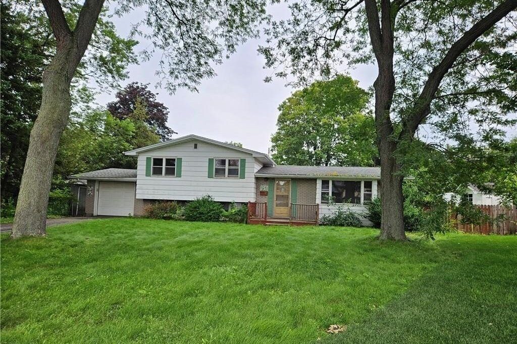 3-bedroom home for rent in Hamilton — 151 Seneca Court (Photo 1)