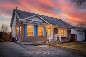 3-bedroom detached home for sale in Durham — 152 Guthrie Crescent