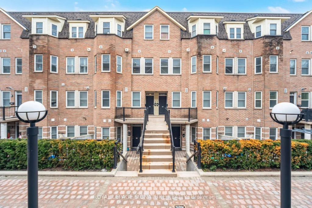 2-bedroom condo townhouse for sale in Toronto — 153 - 760 Lawrence Avenue W (Photo 1)