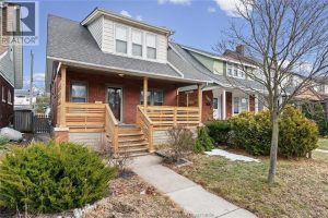 4-bedroom home for sale in Windsor — 1578 Dougall Avenue