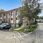 3-bedroom condo townhouse for sale in Halton — 15 - 1205 Lambs Court (Photo 3)