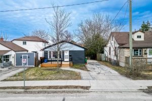 3-bedroom detached home for sale in Waterloo — 15 Borden Street