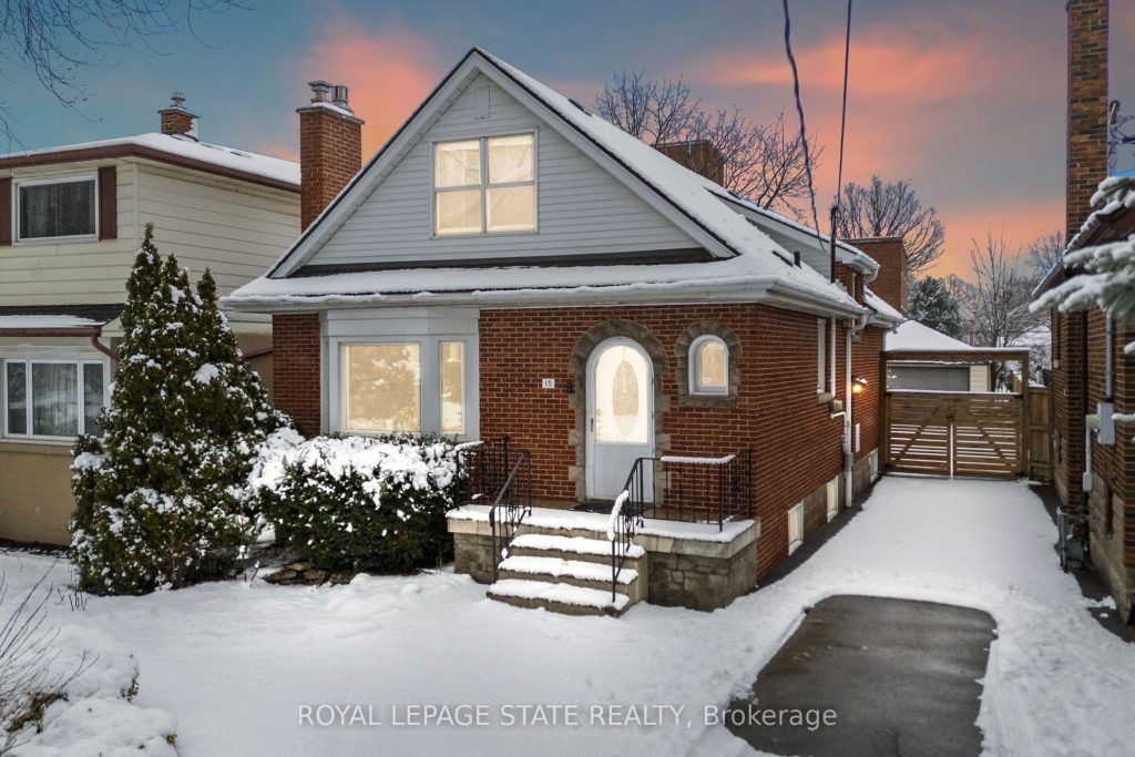 3-bedroom detached home for sale in Hamilton — 15 Millen Avenue (Photo 1)