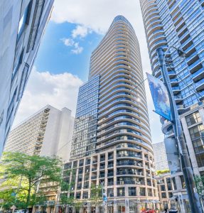 2-bedroom condo apartment for rent in Toronto — 1607 - 25 Carlton Street
