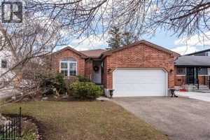 3-bedroom home for sale in Kitchener — 161 Fifth Avenue
