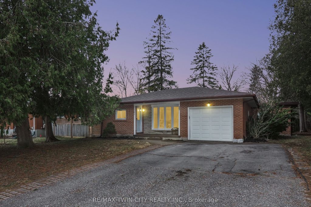 4-bedroom detached home for sale in Waterloo — 163 Pinegrove Crescent (Photo 1)
