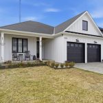 2-bedroom detached home for sale in Middlesex — 1670 Upper West Avenue (Photo 2)