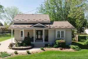 3-bedroom detached home for sale in Huron — 167 Dashwood Road