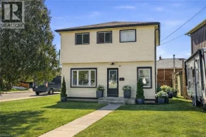 3-bedroom home for sale in Hamilton — 16 Munn Street