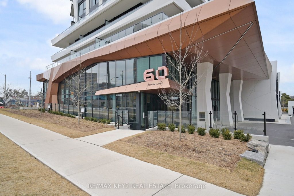 1-bedroom condo apartment for rent in Toronto — 1705 - 60 Central Park Roadway N/a (Photo 1)