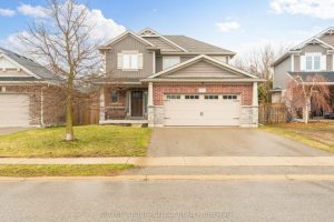 3-bedroom detached home for sale in Elgin — 173 Tarry Parkway