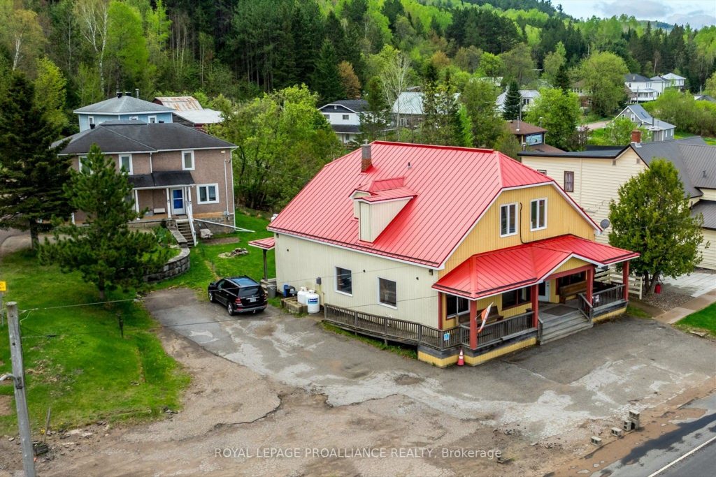 Studio commercial retail home for sale in Renfrew — 17581 Highway 60 N/a (Photo 1)