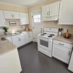 5-bedroom duplex home for sale in Calgary — 179 Main Street (Photo 4)