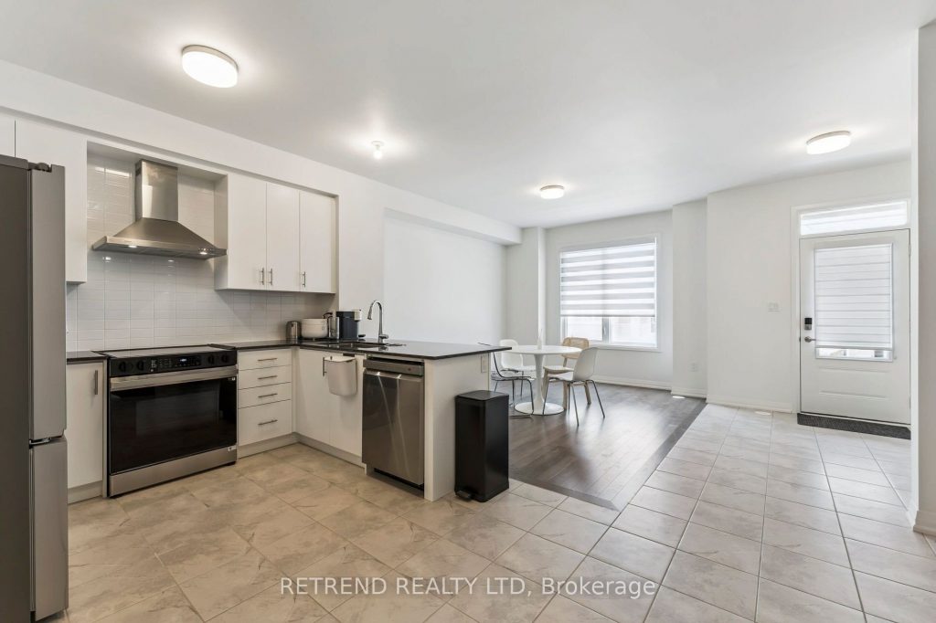 4-bedroom att/row/townhouse for rent in Brampton — 17 Moosehead Drive W (Photo 1)
