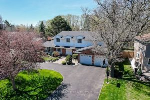 7-bedroom detached home for sale in Peel — 17 Ridgehill Drive