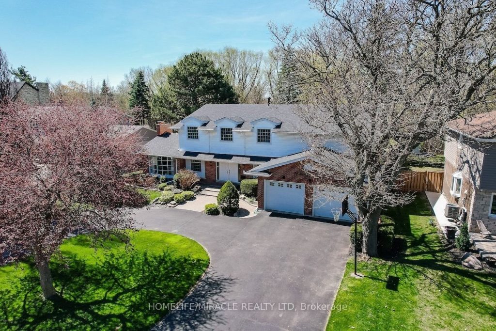 7-bedroom detached home for sale in Peel — 17 Ridgehill Drive (Photo 1)
