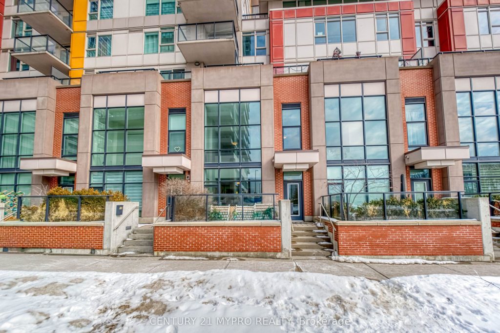 2-bedroom condo townhouse for sale in Toronto — 17 Town Centre Court (Photo 1)