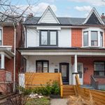 3-bedroom store w apt/office home for rent in Toronto — 1849 Davenport Road (Photo 4)