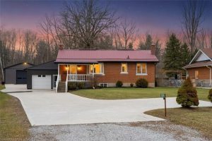 3-bedroom home for sale in Delhi — 1899 Highway 3