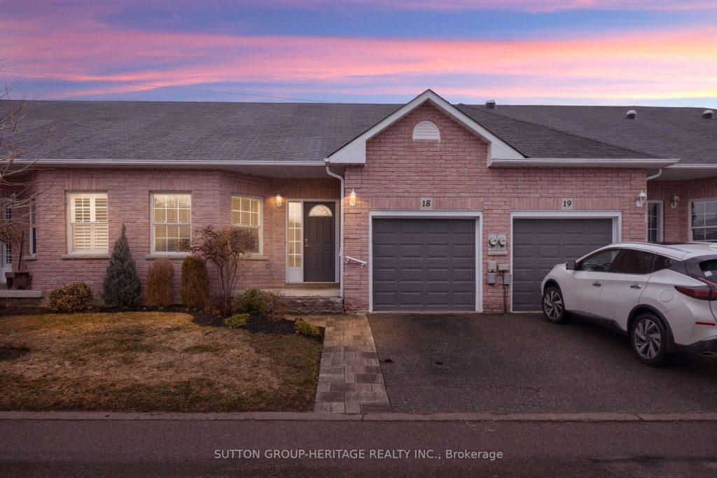 2-bedroom condo townhouse for sale in Durham — 18 - 1111 Wilson Road N (Photo 1)