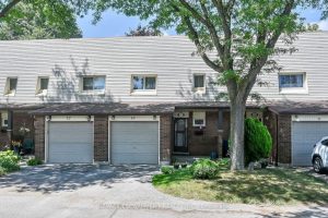 3-bedroom condo townhouse for sale in Hamilton — 18 - 1460 Garth Street