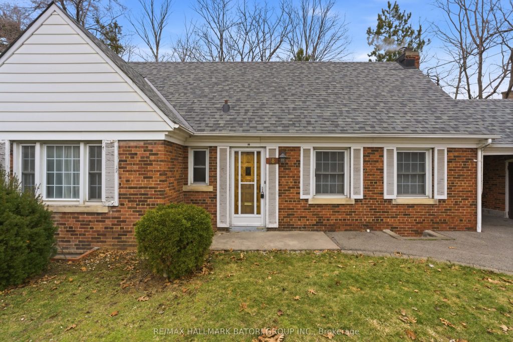 2-bedroom detached home for sale in Toronto — 18 King Georges Drive (Photo 1)
