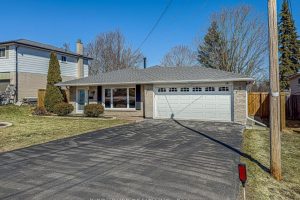 3-bedroom detached home for sale in Kawartha Lakes — 18 Mohawk Drive