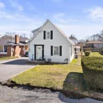 3-bedroom detached home for sale in Niagara — 18 Patricia Avenue (Photo 3)