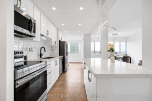 3-bedroom condo apartment for sale in Peel — 1901 - 50 Elm Drive E