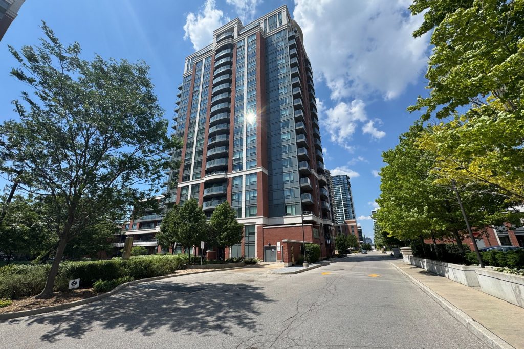 2-bedroom condo apartment for rent in Markham — 1909 - 1 Uptown Drive (Photo 1)