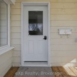 2-bedroom detached home for sale in North Middlesex — 192 William Street W (Photo 2)