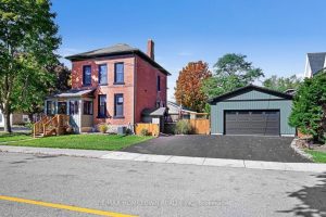 4-bedroom detached home for sale in Leeds And Grenville — 198 James Street W