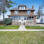 4-bedroom detached home for sale in Leeds And Grenville — 198 James Street W (Photo 5)
