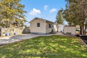 2-bedroom detached home for sale in Elgin — 198 Munroe Street