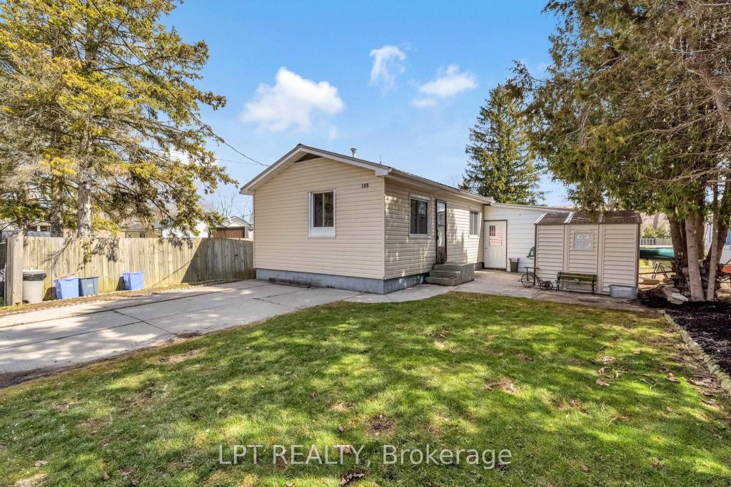 2-bedroom detached home for sale in Elgin — 198 Munroe Street (Photo 1)