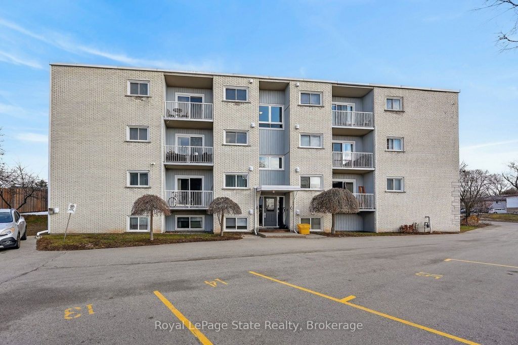 2-bedroom condo apartment for sale in Guelph — 1 - 37 Conroy Crescent (Photo 1)