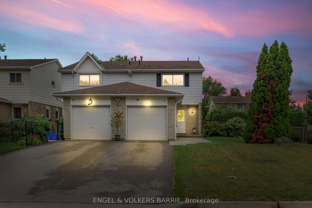 3-bedroom semi-detached home for sale in Hamilton — 1 Aspen Court (Photo 1)