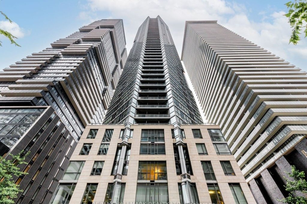 2-bedroom condo apartment for rent in Toronto — 2012 - 45 Charles Street E (Photo 1)